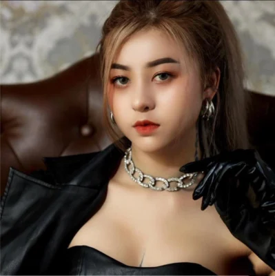 Ca sĩ Hana Cẩm Tiên - KOL của iwinclub